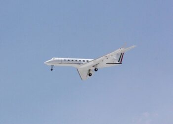 Private Jet Charter vs. First-Class: What’s the Difference?