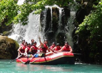 The Tara Canyon – Rafting in Montenegro