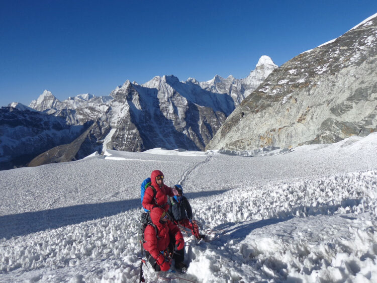 Island Peak Nepal: Difficulty and Best Time and Permits
