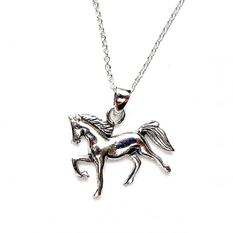 Advantages and Disadvantages of Jewellery