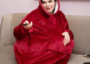 The Best Wearable Blankets In 2022