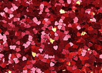 To glitter or not to glitter?