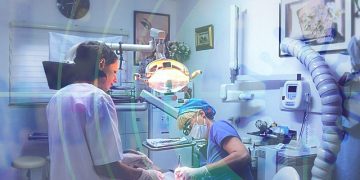 How a tooth implant benefits your dental health