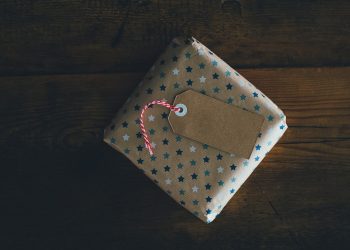 Read This Before Buying Gift Cards