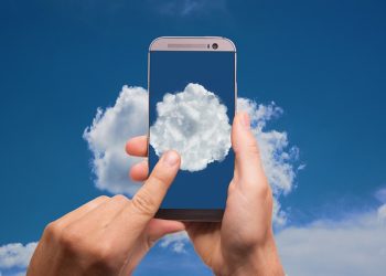The Pros and Cons of Open Source Cloud Computing