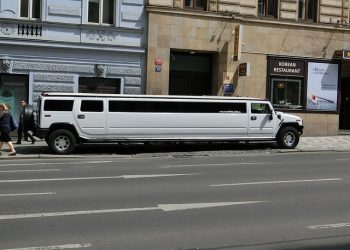 Why Book A Private Hire Limo Over A Taxi?