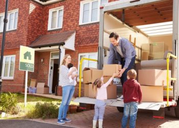 Reasons to hire a Woolwich Removal Company instead of moving yourself