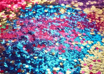 Tips and Ideas to Use Glitter for Paper Crafts