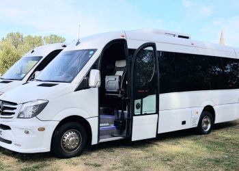 Advantages of Minibus Hire with a Drive