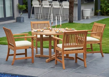 What are the benefits of wooden garden furniture?