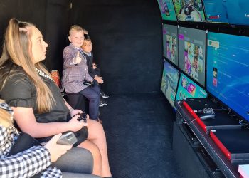Coop vs. Competitive: Balancing Collaboration and Competition at Gaming Parties
