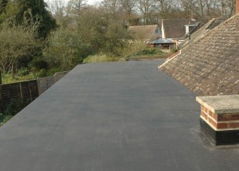 Understanding the Expert Touch in Flat Roof Repair