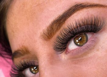 Local and Fabulous: The Trendiness of Professional Lashes Near Me