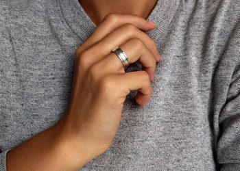 Engaging in Elegance: Why Silver Rings Make the Perfect Engagement Rings
