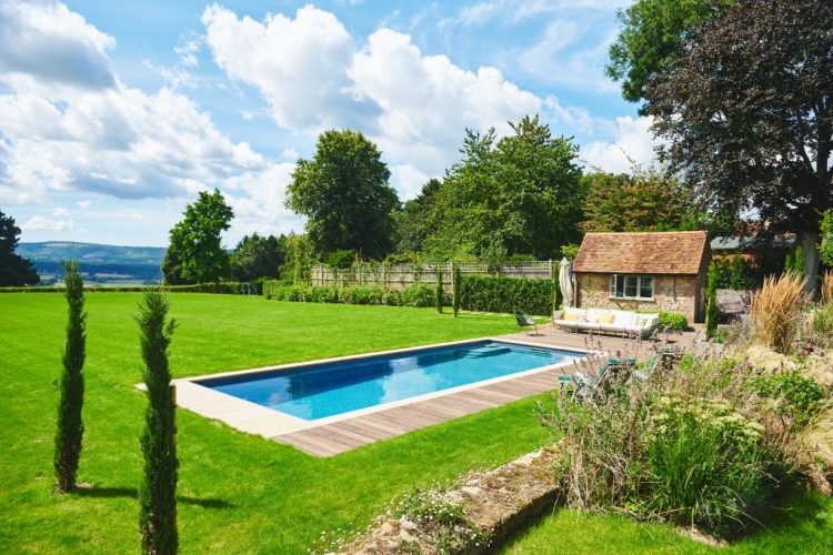 Making Waves: Aqua Revive’s Comprehensive Approach to UK Pool Remodelling