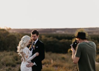 Capturing Moments: What to Look For When Choosing a Wedding Photographer