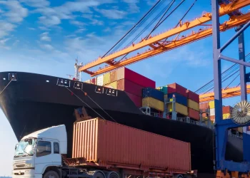 Cost Savings and Risk Management: Key Benefits of UK Freight Forwarders