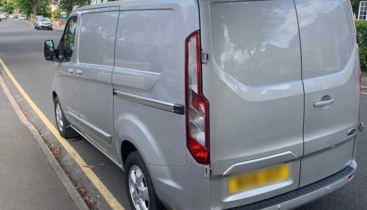 Unlocking Efficiency and Convenience: The Top Reasons to Utilize a Mobile Company to Remove Fleet Graphics