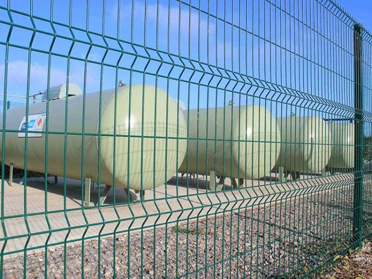 Essential Factors to Consider When Buying Security Fencing in the UK