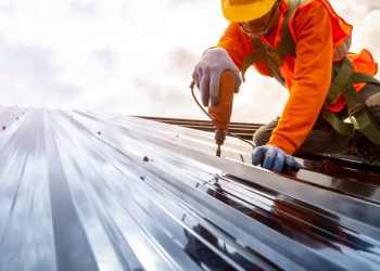 Ensuring Quality and Safety in Commercial Roofing with Professionals