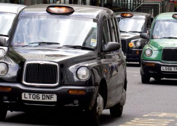 Making Traveling with Young Children Easy: The Advantages of London Taxi with Baby Seat