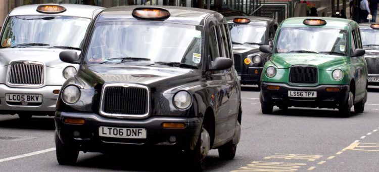 Making Traveling with Young Children Easy: The Advantages of London Taxi with Baby Seat