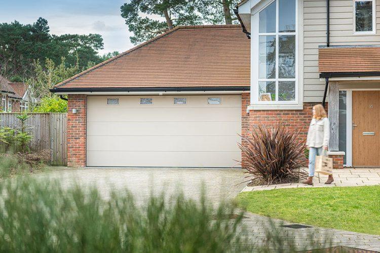 The Essential Benefits of Using Professionals for Garage Doors in Leicester