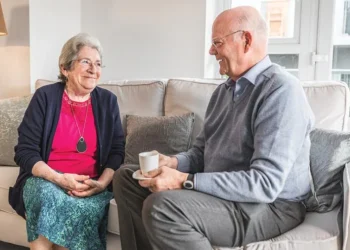 Essential Features of the Best Personal Alarm for Elderly Users