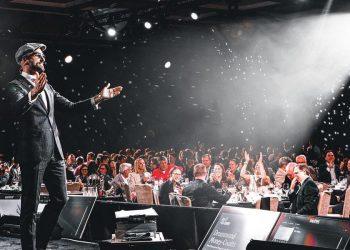Enhancing Corporate Events with the Magic of Mentalism Shows