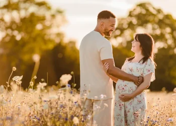 How to Choose the Right Maternity Photographer for Your Unique Style and Vision