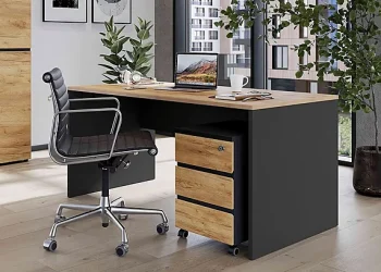 Investing in Your Workspace: Choosing Office Desks that Enhance Productivity