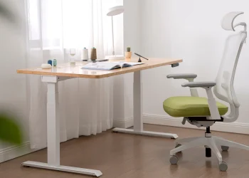The Health Benefits of Adjustable Standing Desks: A Comprehensive Overview