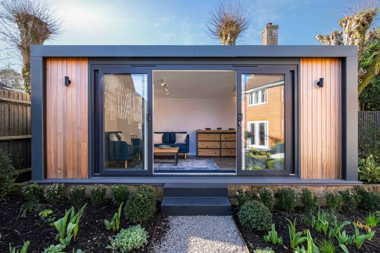 Discover the Benefits of Building a Garden Office in Glasgow