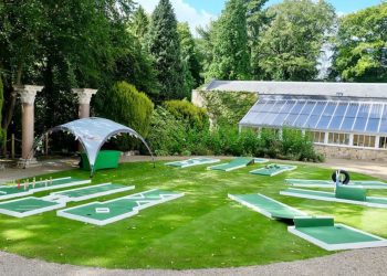 Mini Golf Hire Essex: Tips for Selecting the Right Company for Your Celebration