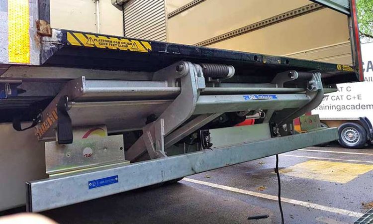 Minimizing Downtime: How Specialized Technical Knowledge Keeps Fleets Moving