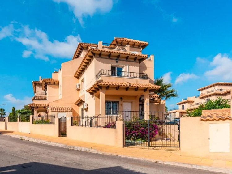 Navigating the Spanish Property Market When Seeking Your Perfect Villa Purchase