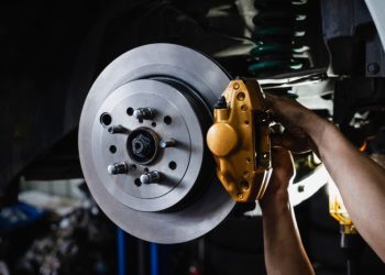 How Brake Pads and Discs Support Everyday Road Safety